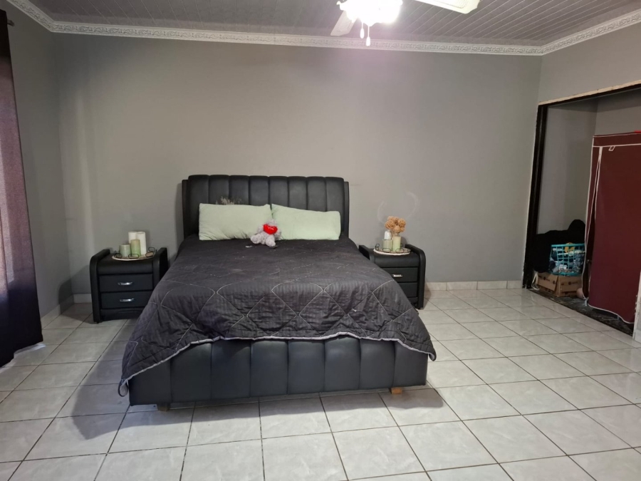4 Bedroom Property for Sale in Oos Einde North West